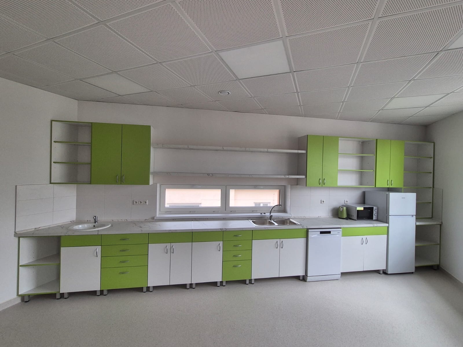 043a35fc 7485 4037 86b1 786be6f06687 2 Zariadenie interiéru nemocnice