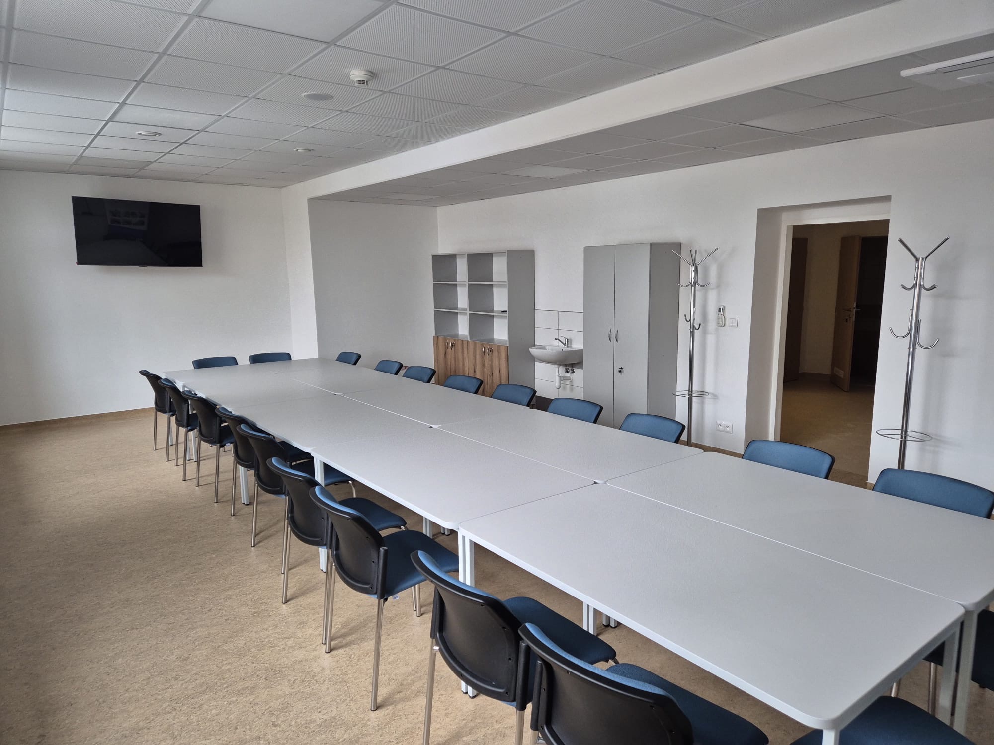 879fca64 9334 470d b640 4b6cd748c561 2 Zariadenie interiéru nemocnice