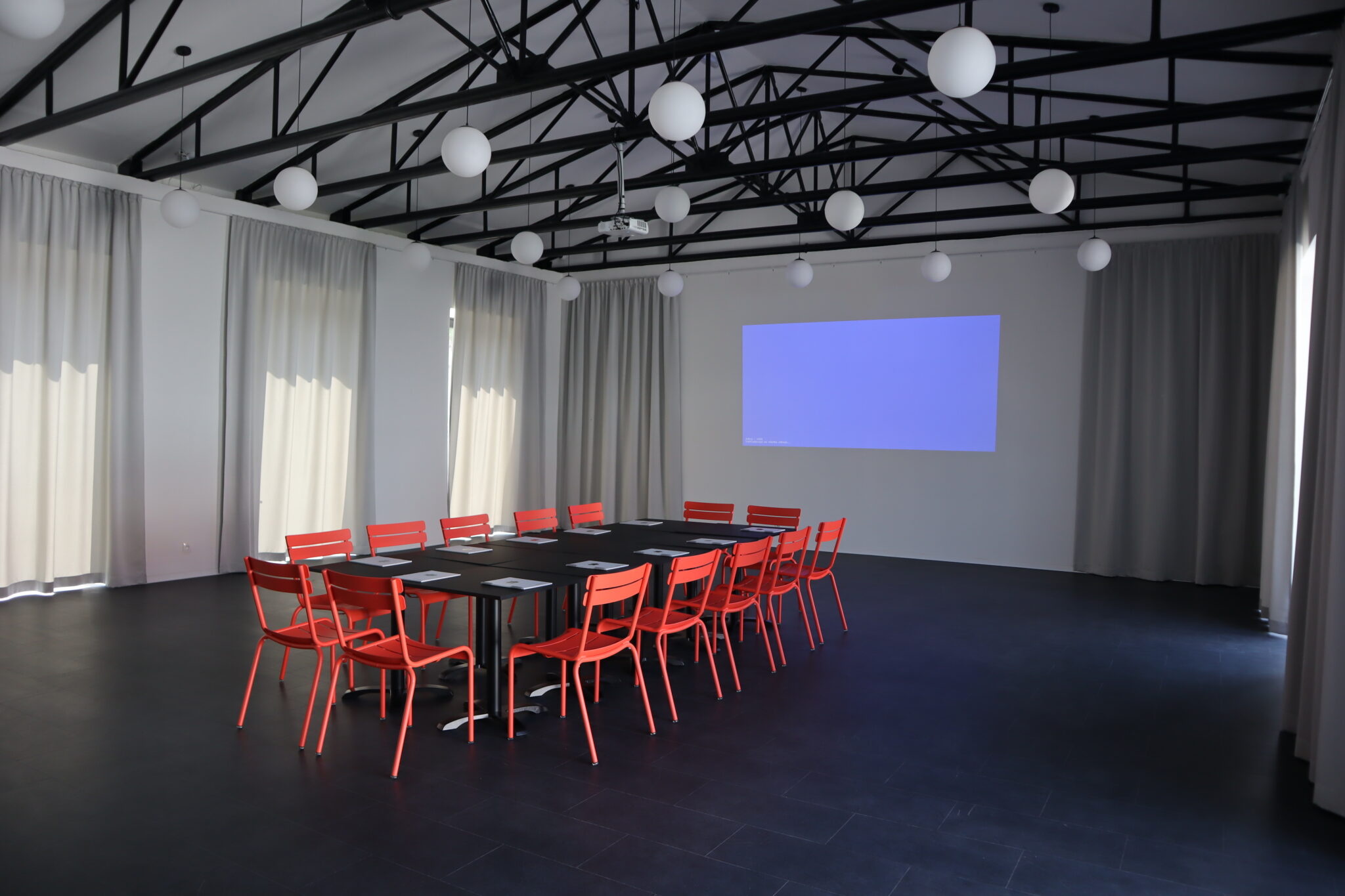 IMG 2565 2048x1365 1 Zariadenie interiéru na mieru