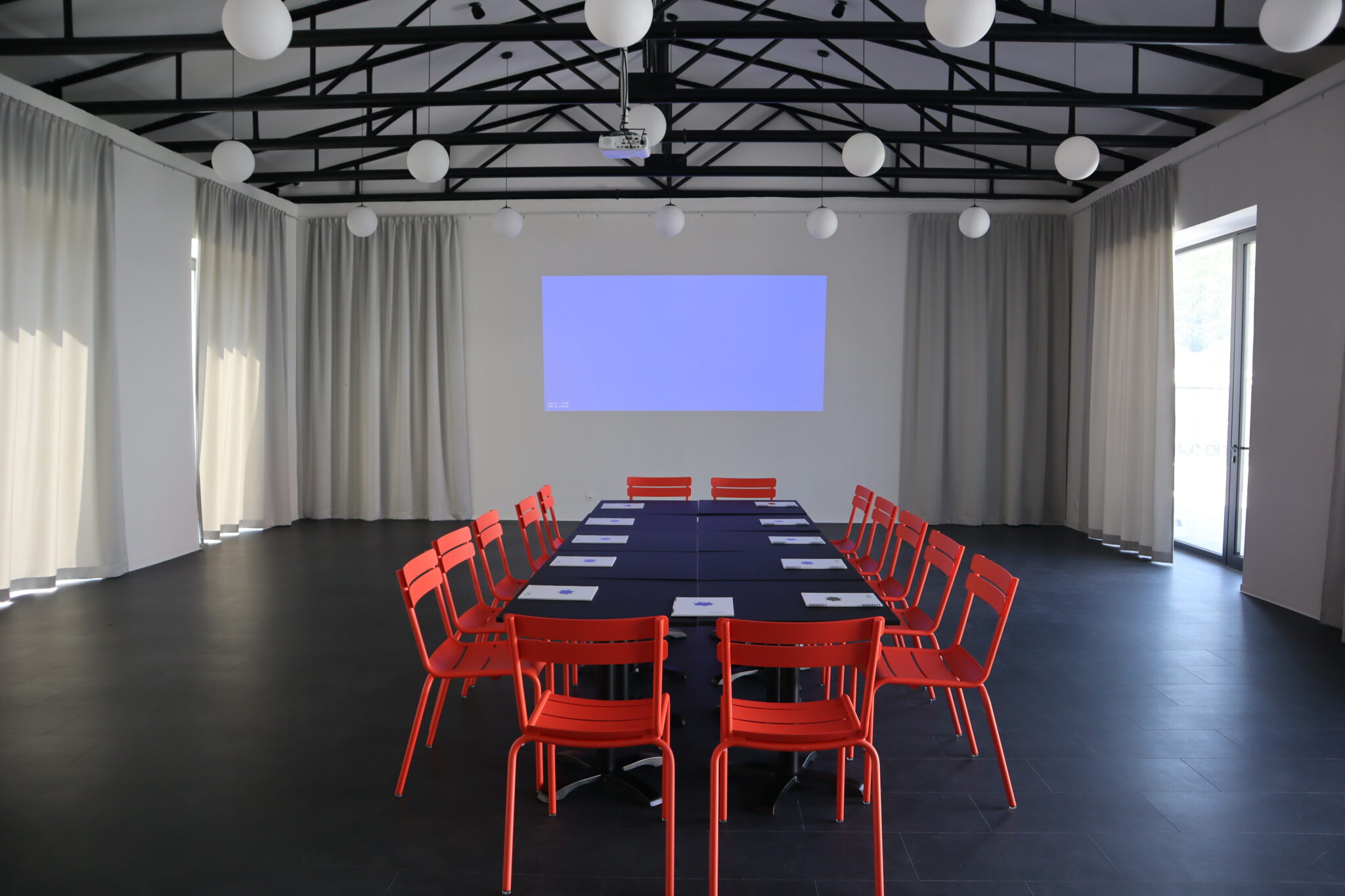 IMG 2572 2048x1365 1 Zariadenie interiéru na mieru